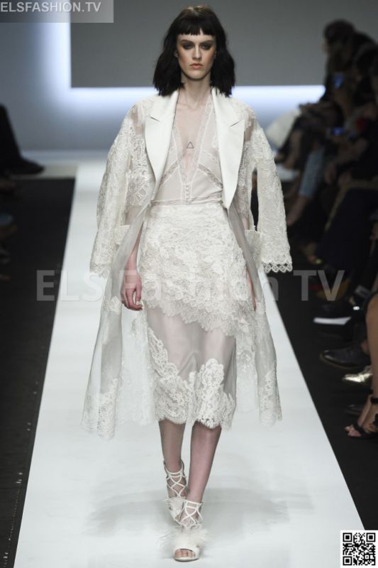 Ermanno Scervino SS 2016 MFW access to view full gallery. #Ermannoscervino #MFW15