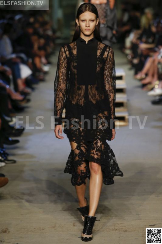 Givenchy SS 2016 NYFW access to view full gallery. #Givenchy #nyfw15
